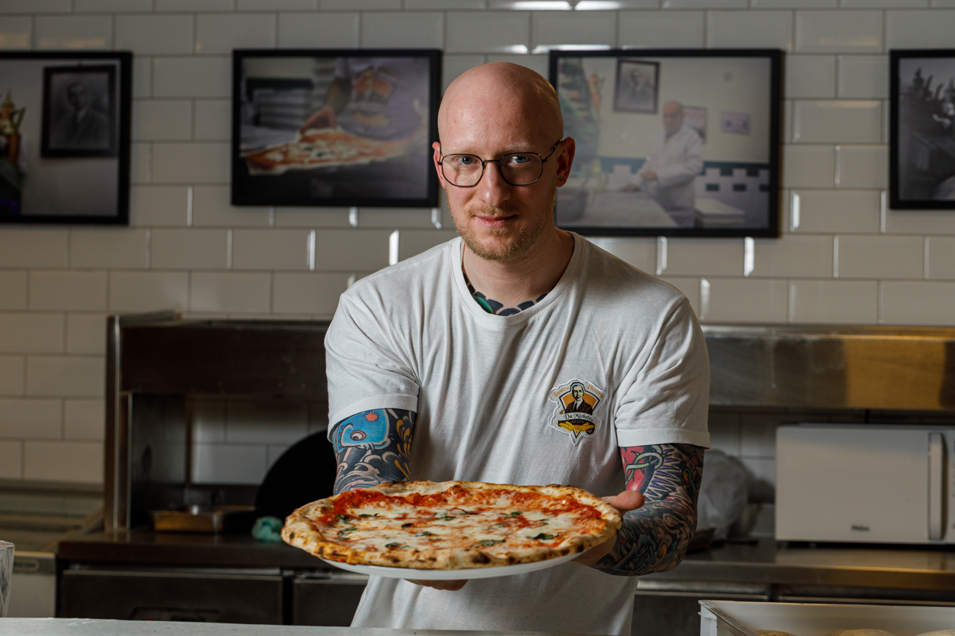 Domenico Mosca, pizzaiolo da badalada Da Michele, fala da pizza brasileira