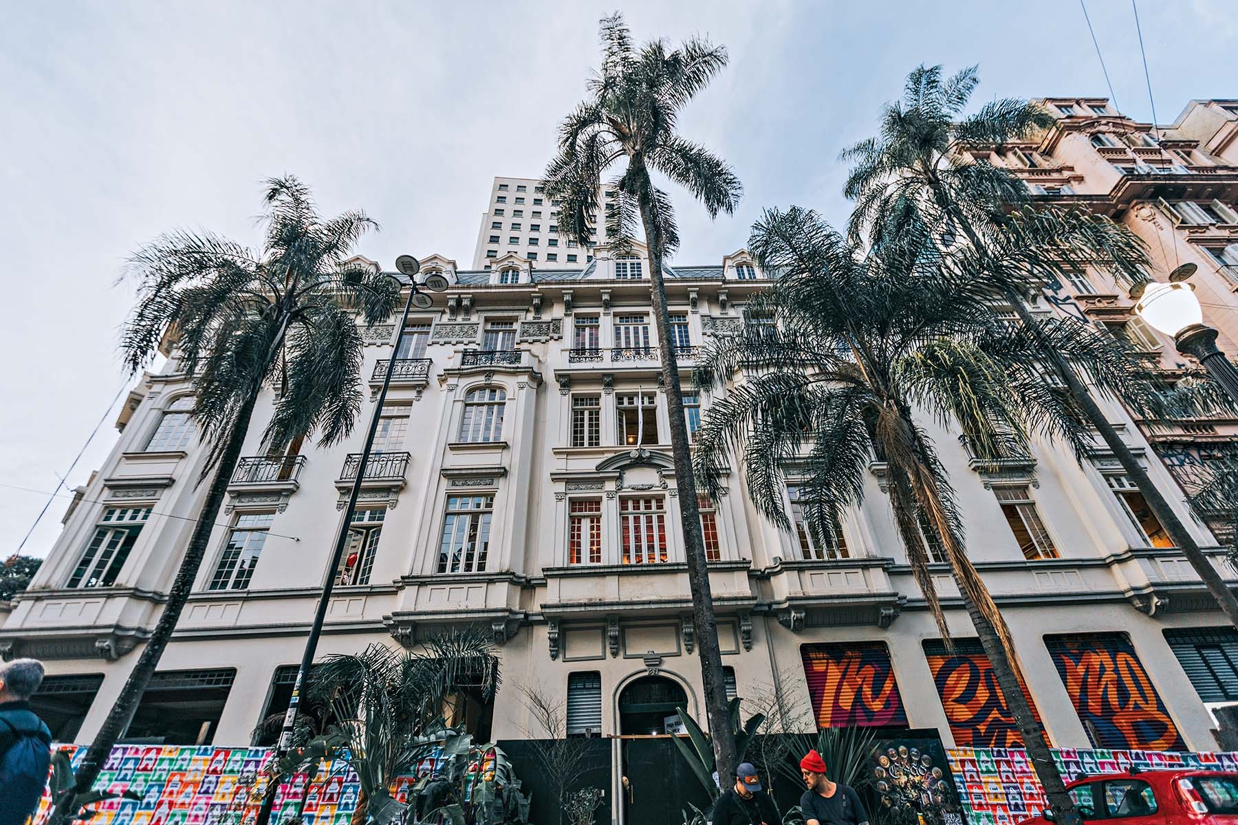 Prédio centenário no centro vira centro cultural com exposição coletiva; conheça o Kura Urbana