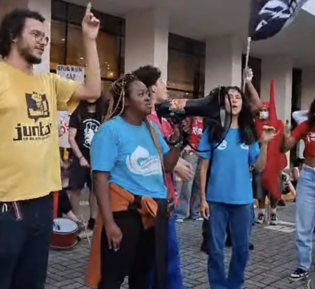 Greve na USP: deputadas Sâmia Bomfim e Erika Hilton acionam órgãos após desocupação