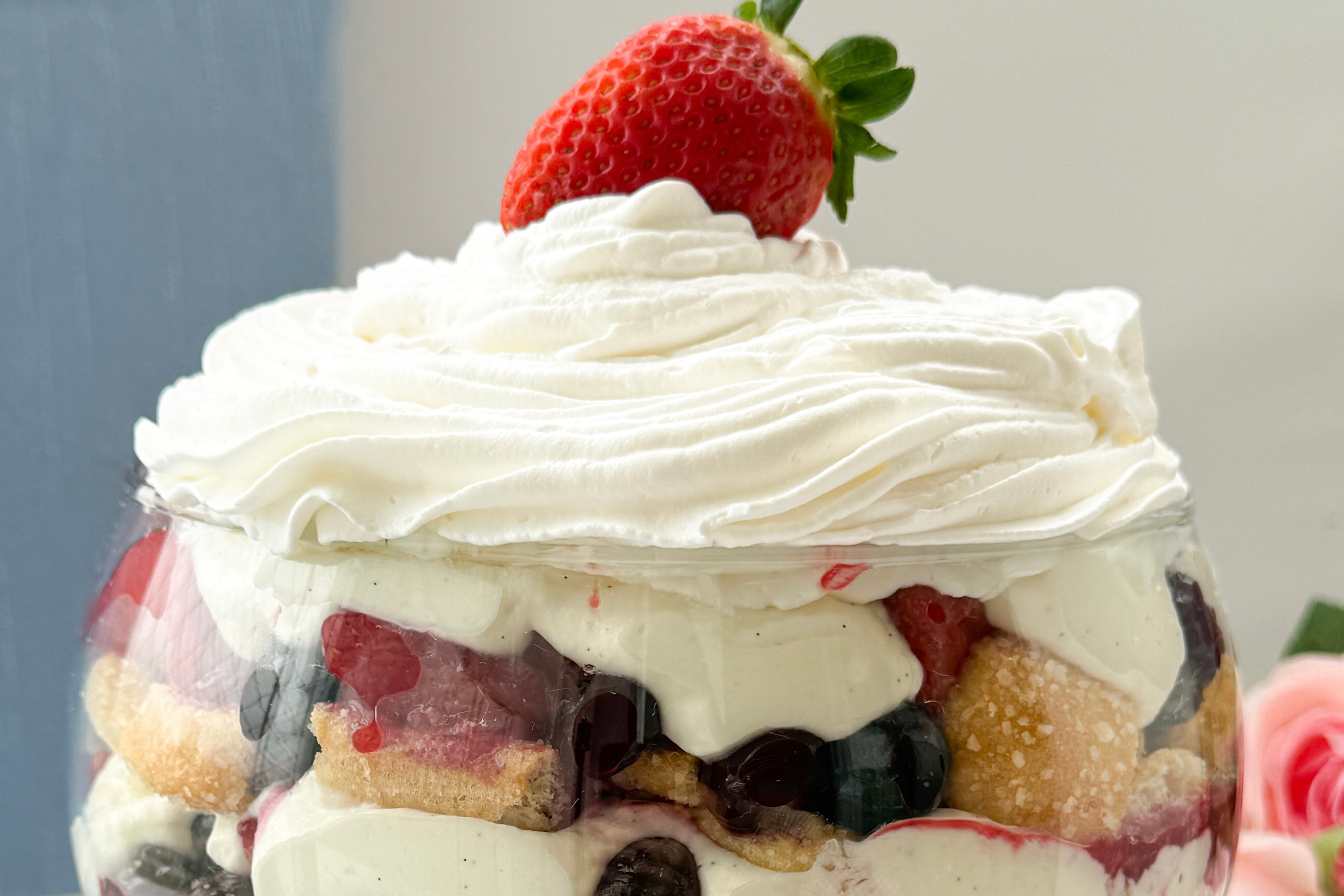 Trifle de frutas vermelhas (ou seria um pavê?)